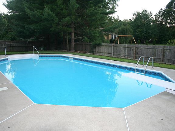 5th image of 696 Princess Ct