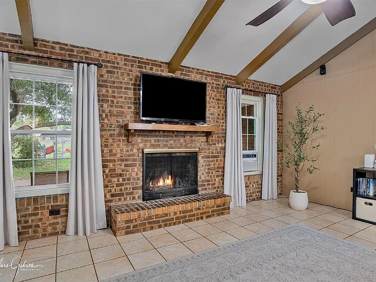 7440 Camelback Dr — Photo 5