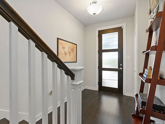 5th image of 138 Humphrey Ave