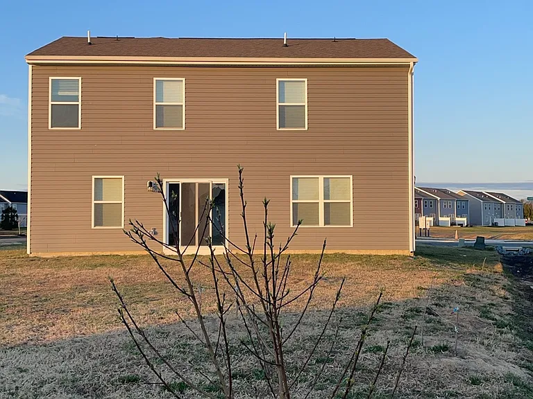 1345 Fairview Ln — Photo 6