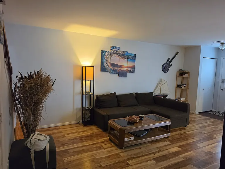 466 Tyler Ct — Photo 5