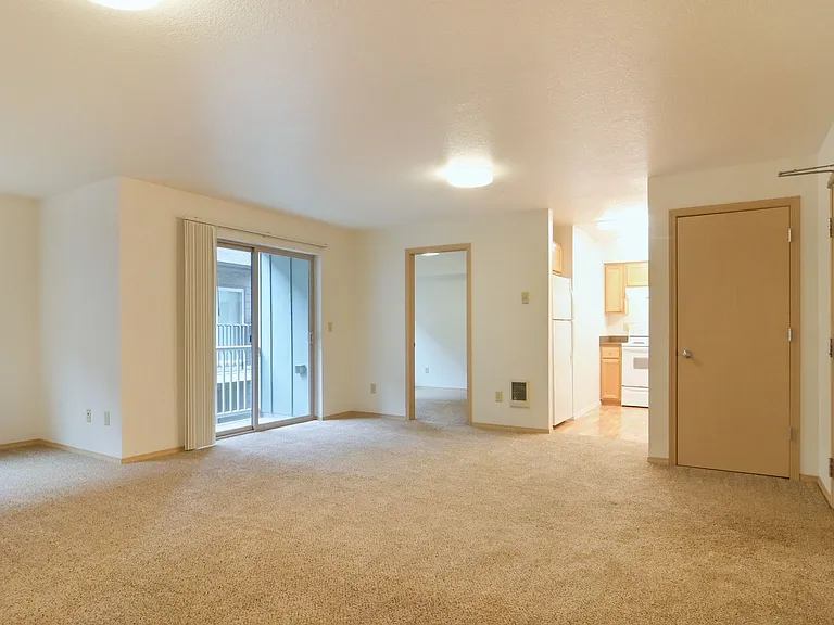 Hays Apartments — Photo 41
