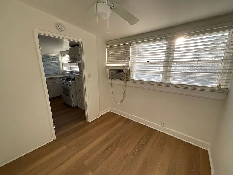 545 N Oakland Ave #3 — Photo 9