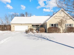 27 Countryside Dr, Barre, VT 05641