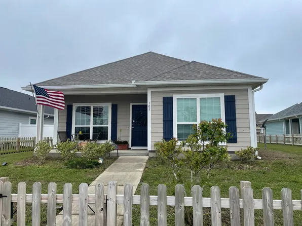 105 Blue Heron Ln, Panama City, FL 32404