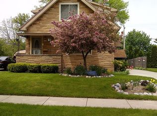 3660 E Lunham Ave, Saint Francis, WI 53235