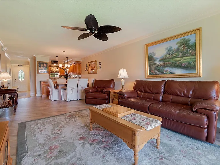 820 S Hollybrook Dr #209 — Photo 2