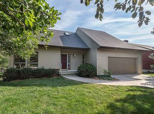 2713 Hickory Trl, Iowa City, IA 52245