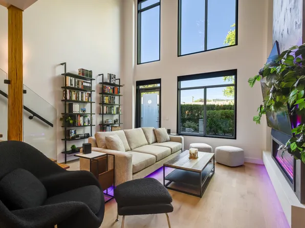 1495 Graham St Unit 124, Kelowna, BC V1Y 3B2