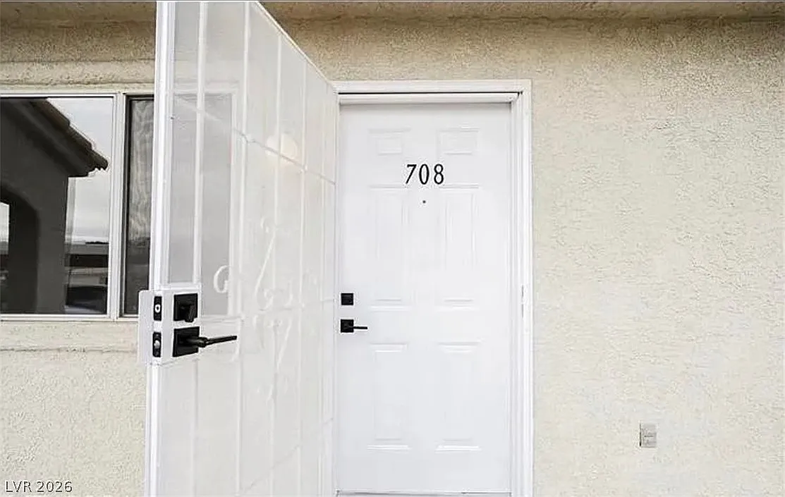 1 bed, 1.0 bath, 724 sqft, $1,275 — Photo 3