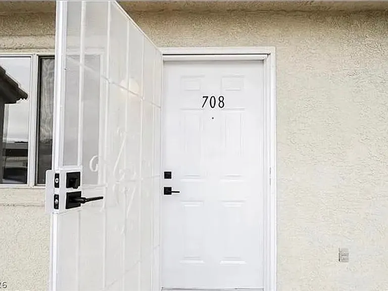 708 Anne Ln #708 — Photo 3