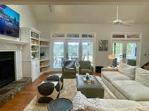 1181 Golf View Ln, Greensboro, GA 30642