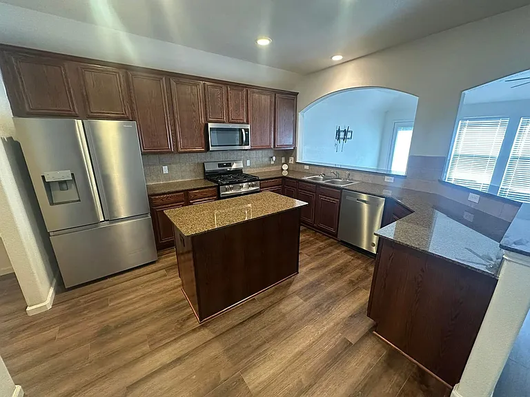 2145 Cedar Park Dr — Photo 2