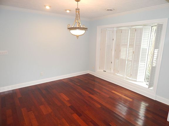 5th image of 377 Semmes Dr