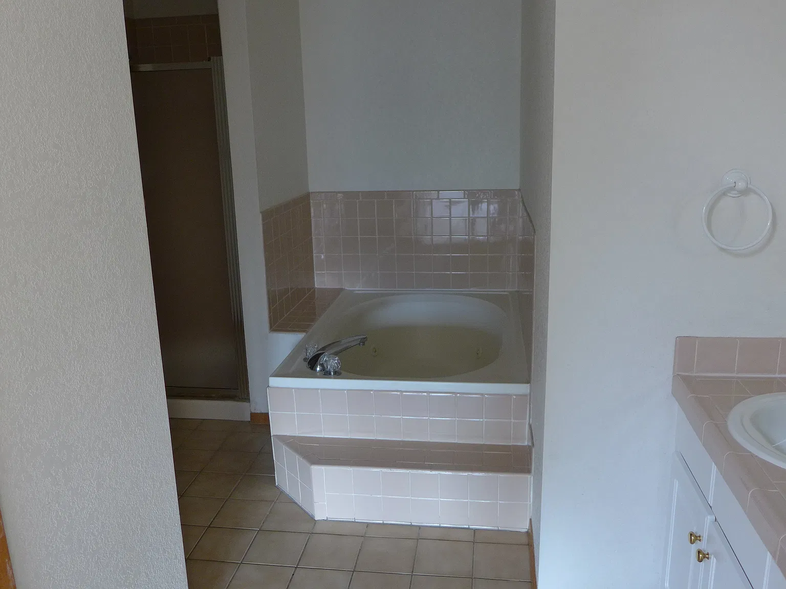 3 bed, 2.5 bath, 1833 sqft, $4,800 — Photo 4