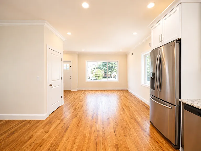 280 Eltingville Blvd #1 — Photo 4
