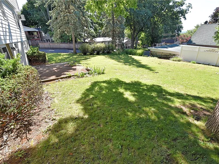 122 E Plainfield Ave — Photo 23