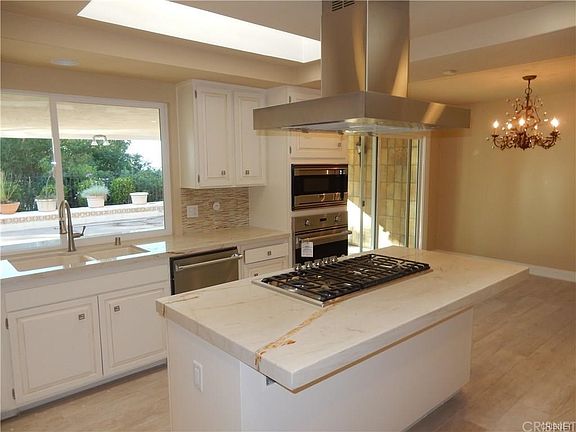 3rd image of 23555 Park Belmonte