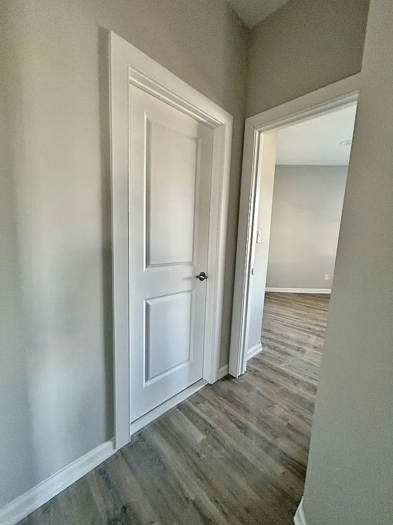 30 S Doughty — Photo 3
