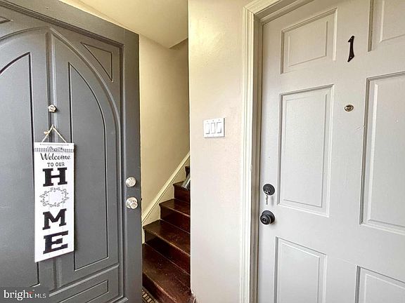 3rd image of 6644 Hollis St APT 1
