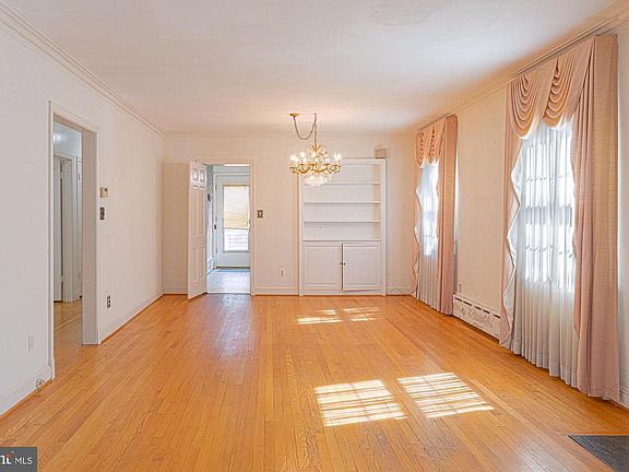 2nd image of 7427 Carroll Ave
