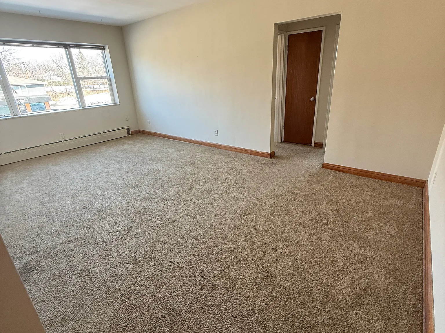 2 bed, 800 sqft, $1,400 — Photo 2