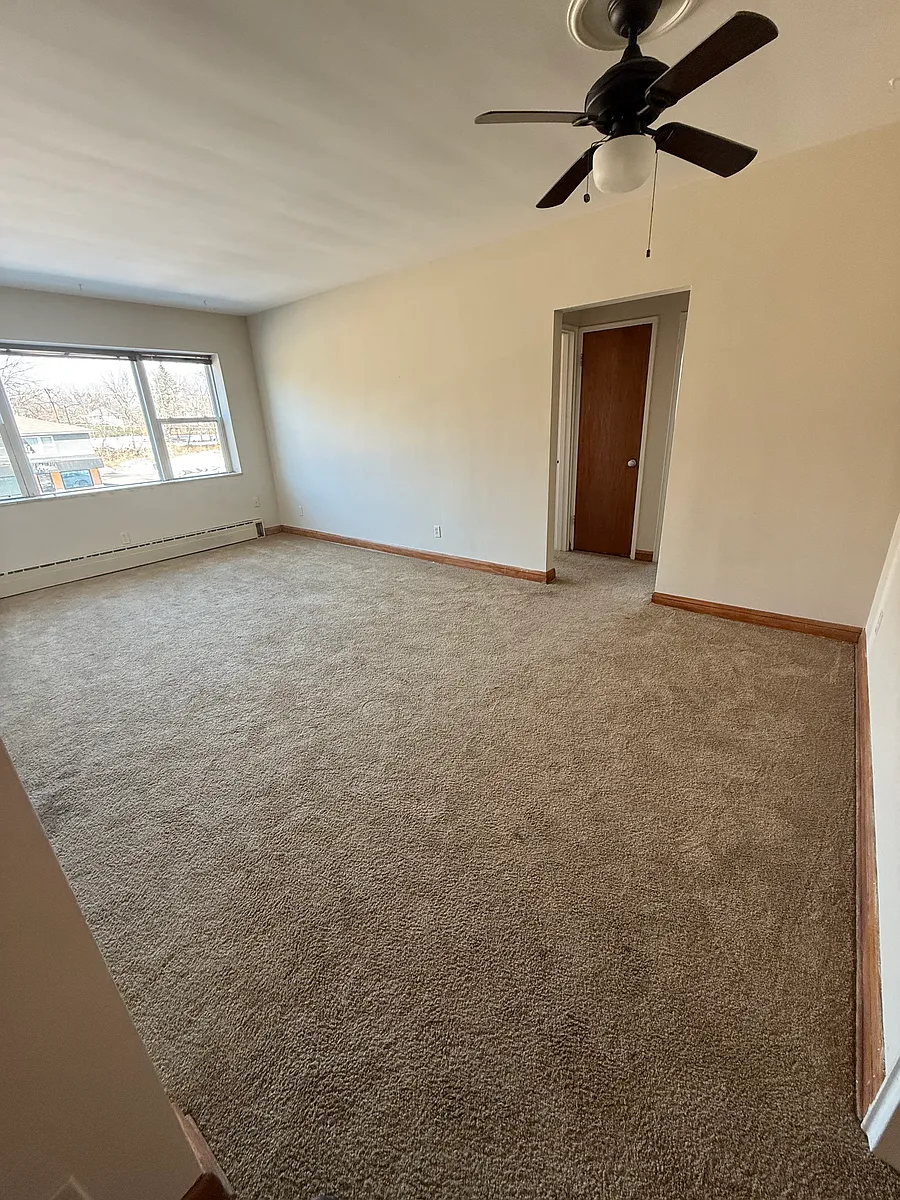 Open entry - 3455 Shoreline Dr #D