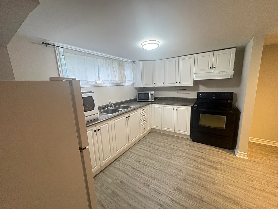 1 Burfield Ave #2