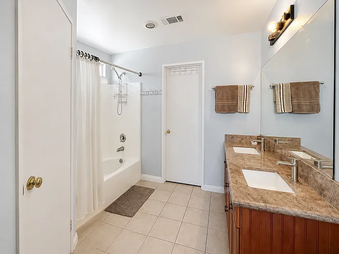 746 Geoffrey Ct #1 — Photo 4