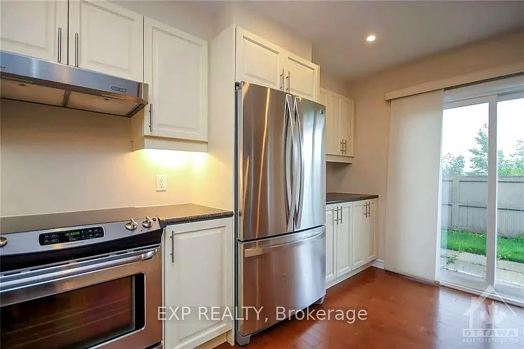 3 bed, $2,699 — Photo 3