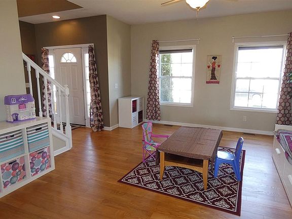 3rd image of 10524 N Liverpool Dr