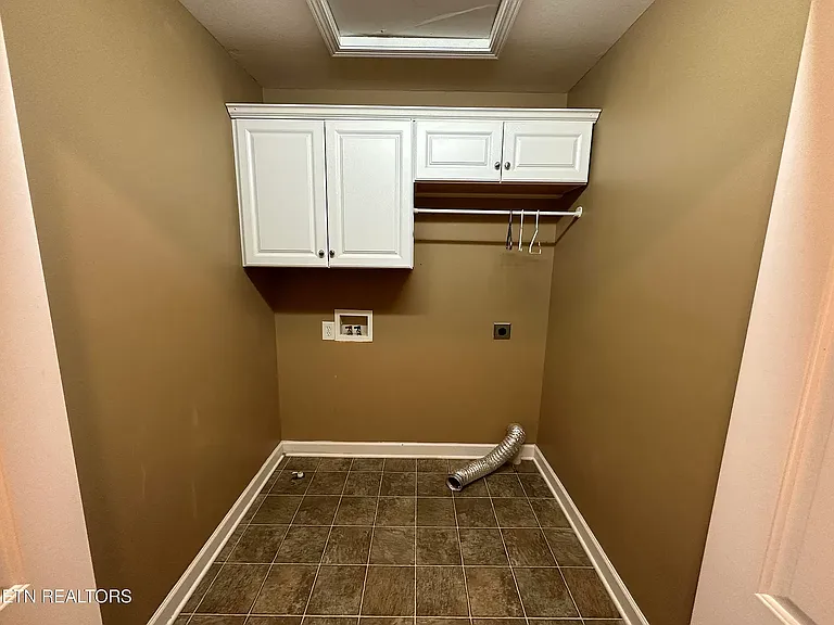 10806 Modesto Ln — Photo 11