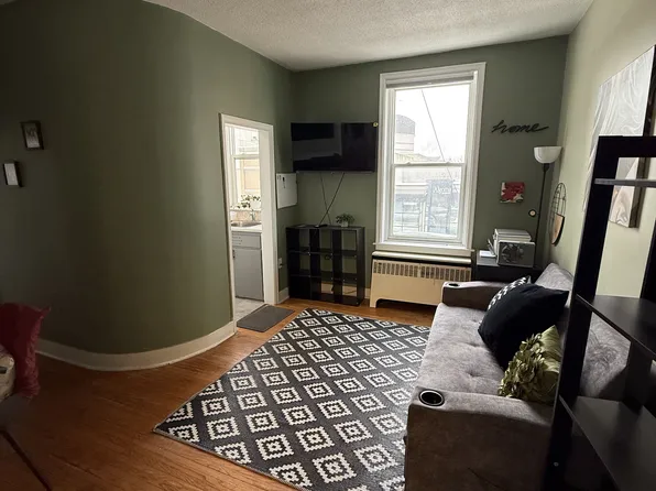 51 Queen St E, Brampton, ON