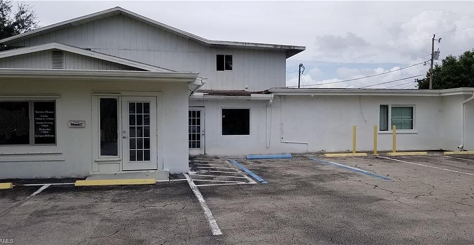 2nd image of 720 Pondella Rd