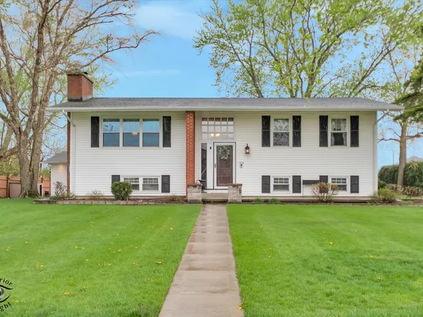 300 S Rathje Rd, Peotone, IL 60468