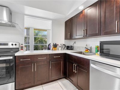 2000 Atlantic Shores Blvd #511, Hallandale Beach, FL, 33009