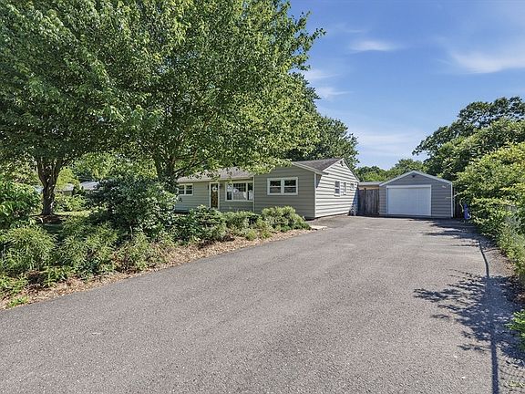 3rd image of 251 Shady Brook Ln