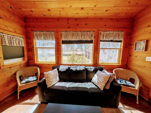 200 Las Paredes, Corrales, NM 87048