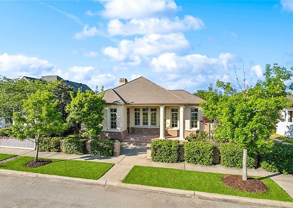 1st image of 736 Cottage Ln