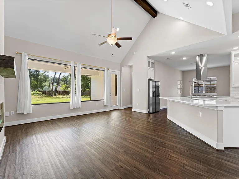 2650 Fountain View St — Photo 6