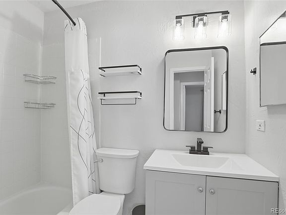 5th image of 1390 Everett Court #209
