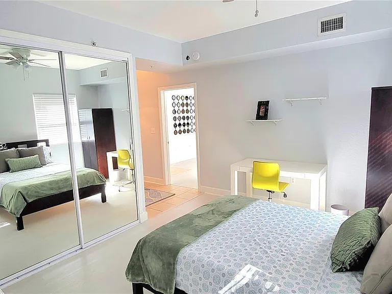 6001 SW 70th St #215 — Photo 5