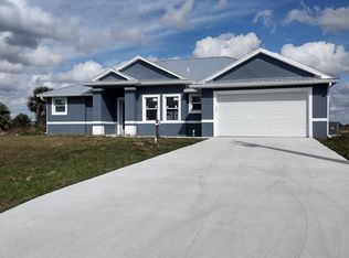 614 David Cir, Labelle, FL 33935