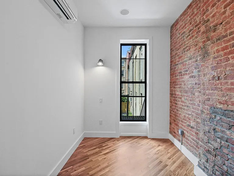 375 Hancock St #2 — Photo 11