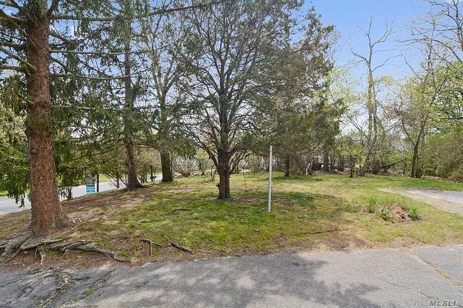 1st image of 205 Summit Dr