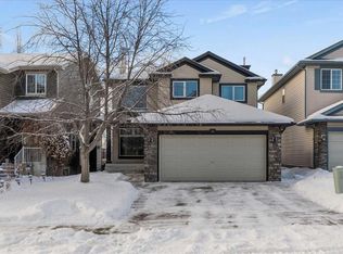 21 NE Rockbluff Pl NW, Calgary, AB T3G 5B1