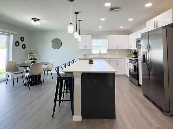3rd image of 6821 San Bruno Dr