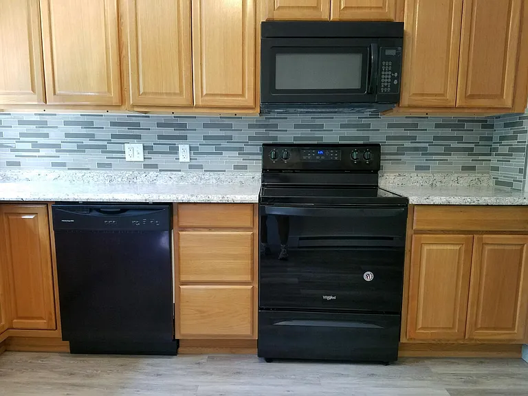 520 Briarwood Ln — Photo 7