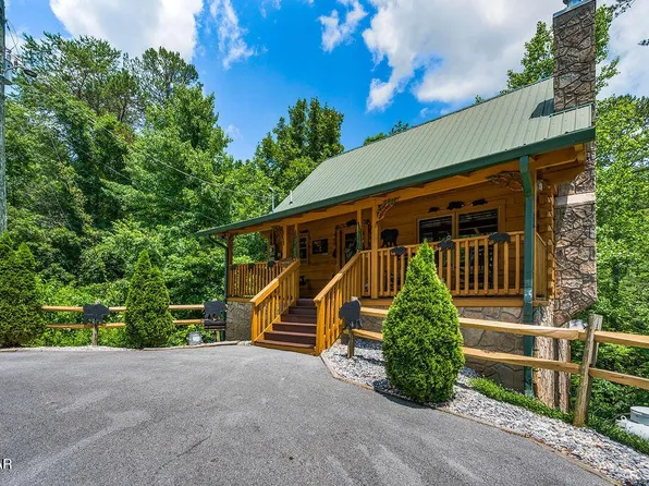 1728 Scenic Woods Way, Sevierville, TN 37876
