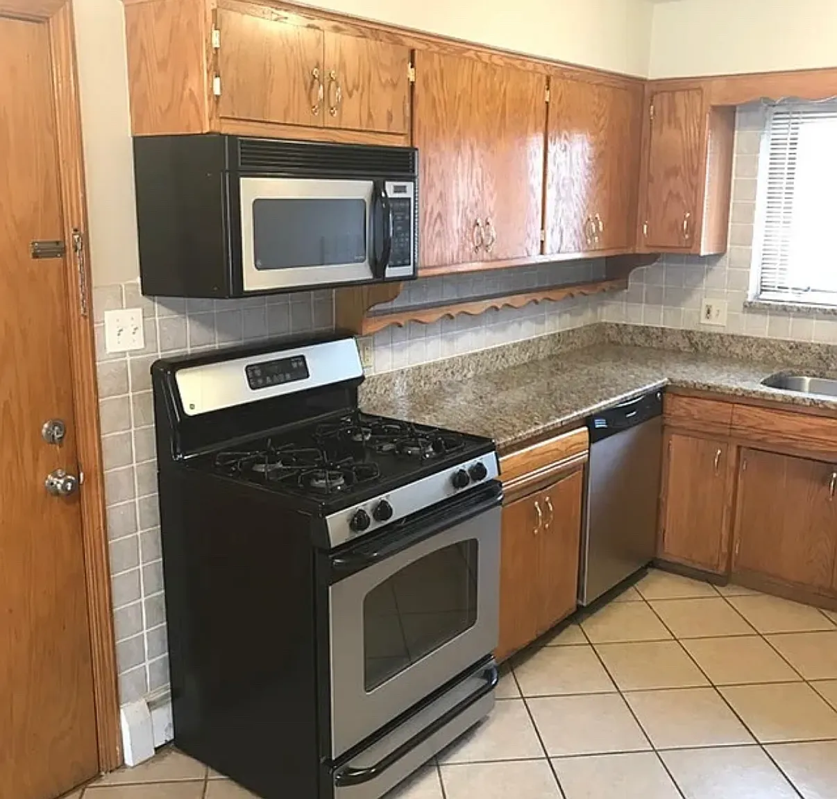 1 bed, 700 sqft, $1,430 — Photo 4